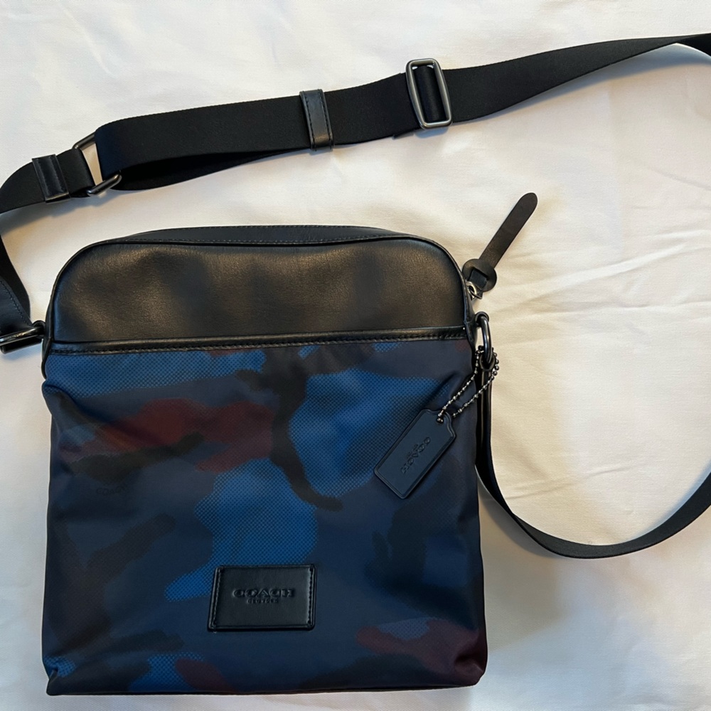Medium Men’s Coach crossbody camouflage